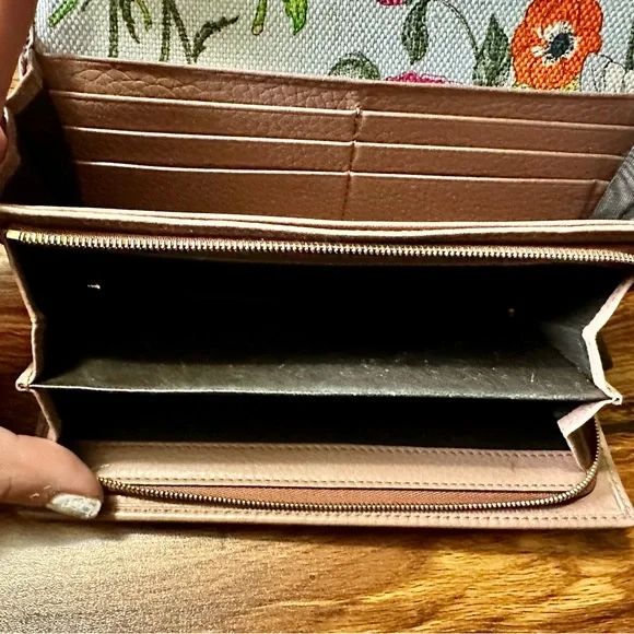 GUCCI pink calfskin wallet - Picture 4 of 9